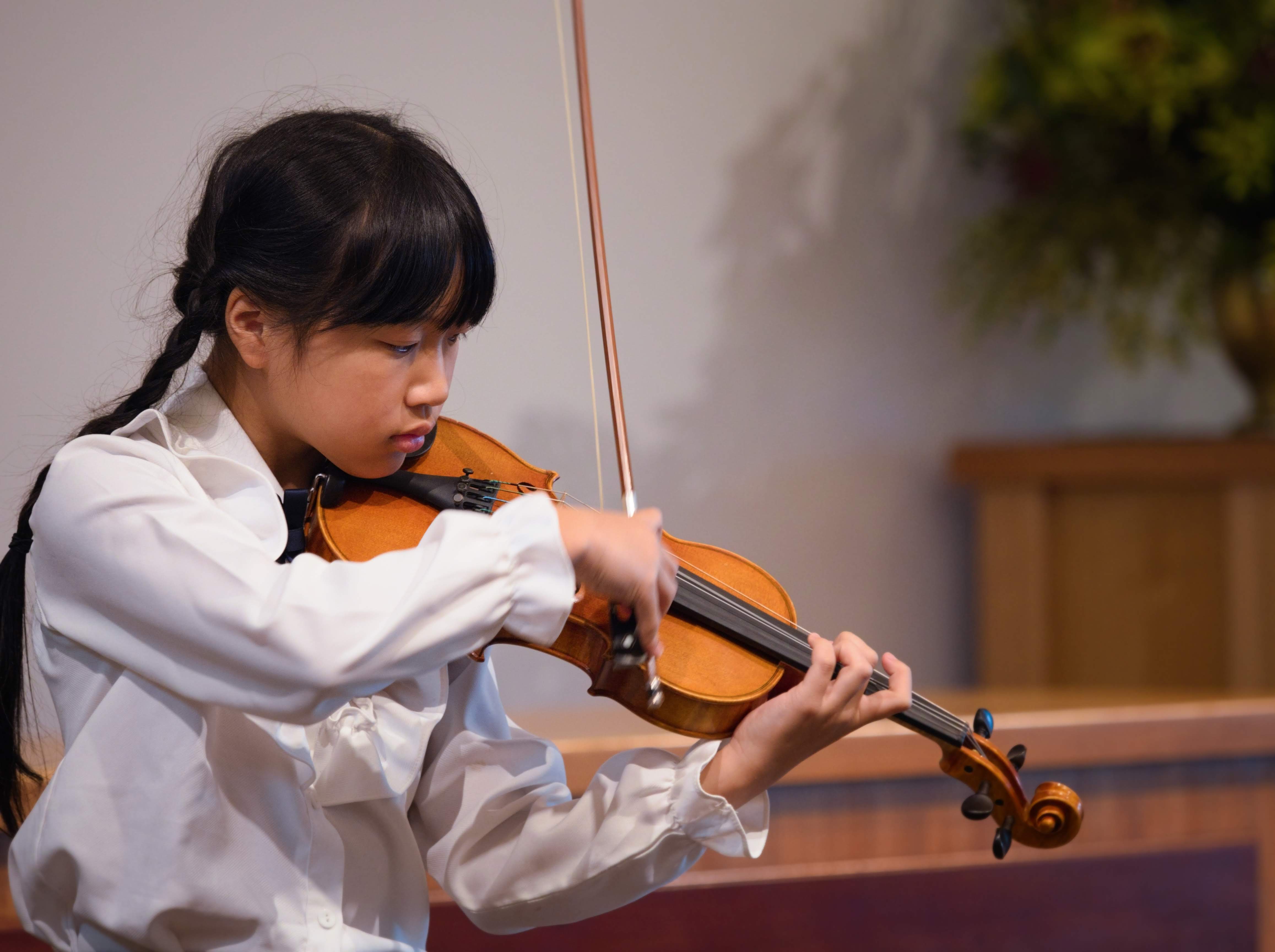 WGE Instrumental Erika Lee Displays Her Skill on the Violin